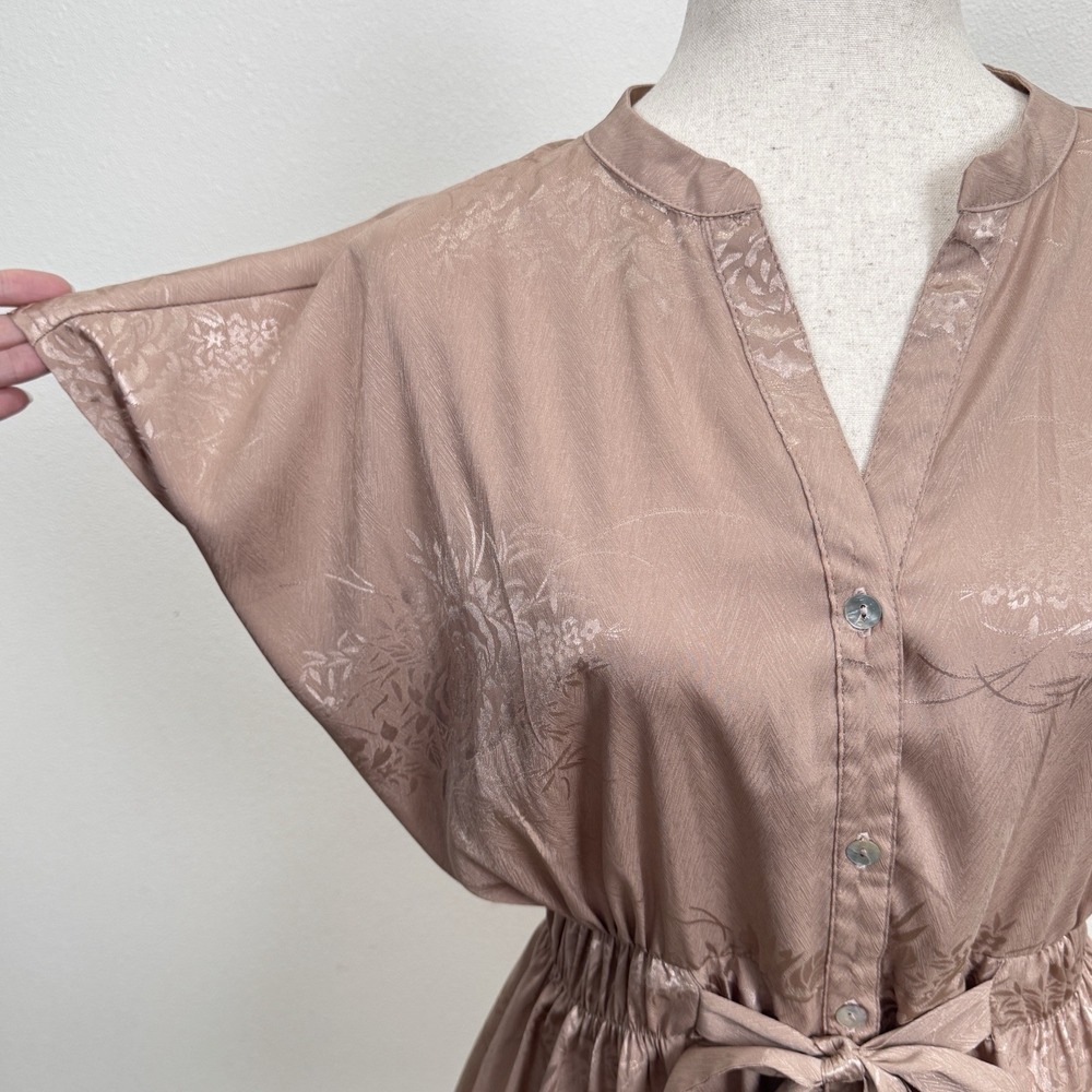 Unbranded Asian Print Floral Satin Top Womens Medium Beige Fairy Whimsy Feminine - Picture 4 of 16